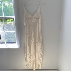 Malizia by LA PERLA, 100% silk with lace gorgeous nightgown in off white color